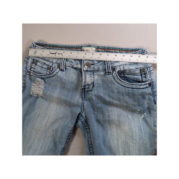 Y2K YNQ Distressed Denim Bermuda Shorts Womens Sz 11 Cutoff Raw Hem Ripped - Picture 7 of 13